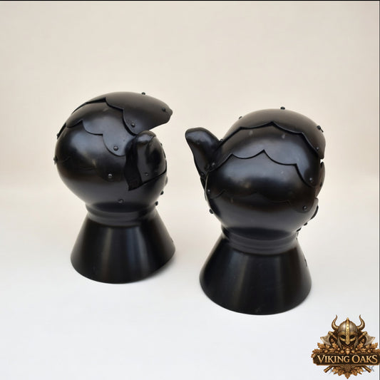 Authentic knight hand protection with flexible articulated fingers